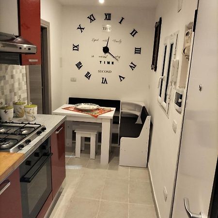 Dimora Di Don Kikkone Apartment Napoli Bagian luar foto