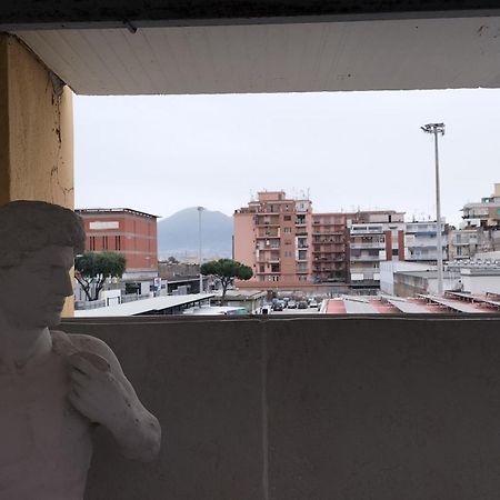 Dimora Di Don Kikkone Apartment Napoli Bagian luar foto