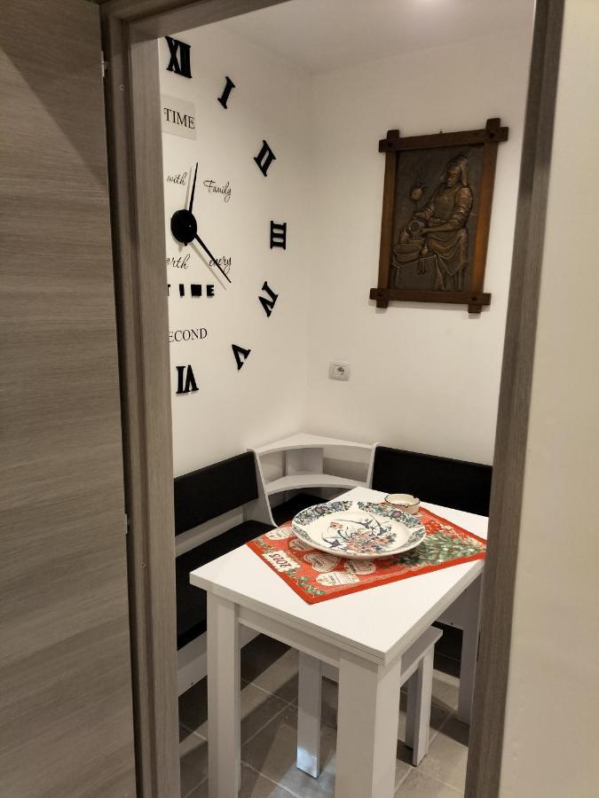 Dimora Di Don Kikkone Apartment Napoli Bagian luar foto