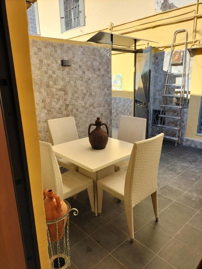 Dimora Di Don Kikkone Apartment Napoli Bagian luar foto